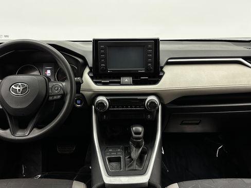 Used 2021 Toyota RAV4 XLE image 25