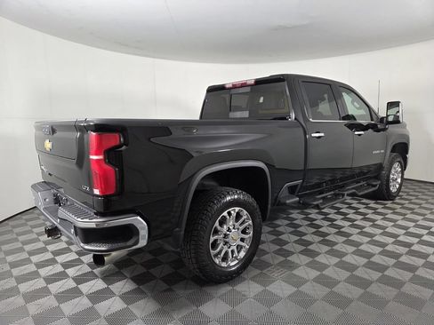 Used 2025 Chevrolet Silverado 2500 LTZ w/ LTZ Plus Package AWD/4WD image 5