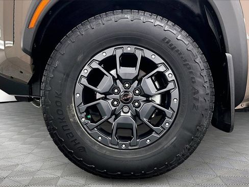 Used 2023 Nissan Frontier PRO-4X w/ Pro-4X Premium Package image 9