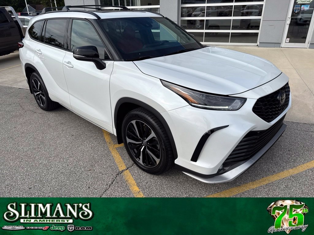 Used 2022 Toyota Highlander XSE AWD/4WD image 1