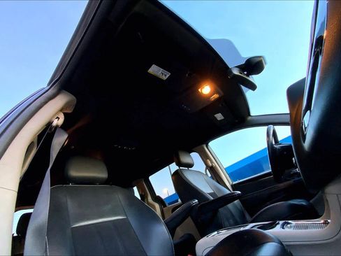 Used 2020 Dodge Grand Caravan SXT image 14