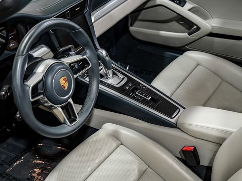 Used 2017 Porsche 911 Carrera image 22