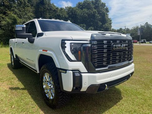 Used 2024 GMC Sierra 2500 Denali Ultimate AWD/4WD image 7
