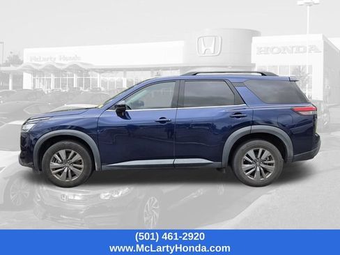 Used 2022 Nissan Pathfinder SV AWD/4WD image 3