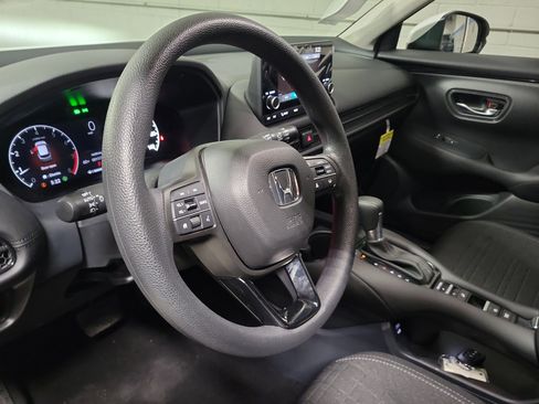 Certified 2025 Honda HR-V LX image 14