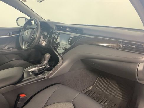 Used 2020 Toyota Camry LE image 25
