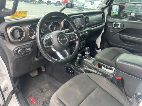 Used 2020 Jeep Gladiator Sport w/ Quick Order Package 24S AWD/4WD image 16