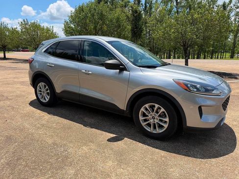 Used 2022 Ford Escape SE FWD image 17