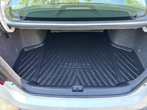 Used 2019 Honda Accord Touring image 37