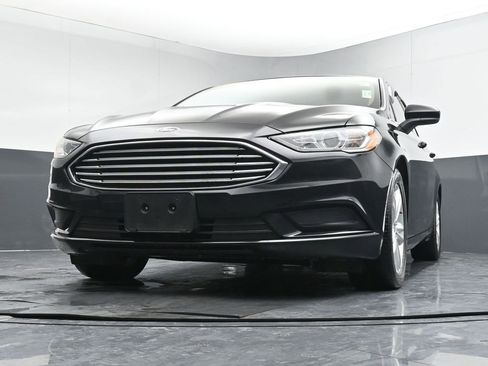 Used 2018 Ford Fusion SE w/ Fusion SE Technology Package image 34