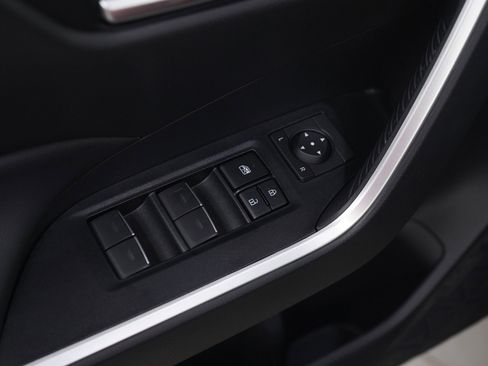 Used 2025 Toyota RAV4 XLE image 19