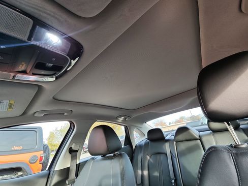 Used 2022 Hyundai Sonata Limited w/ Preferred Accessory Package image 16