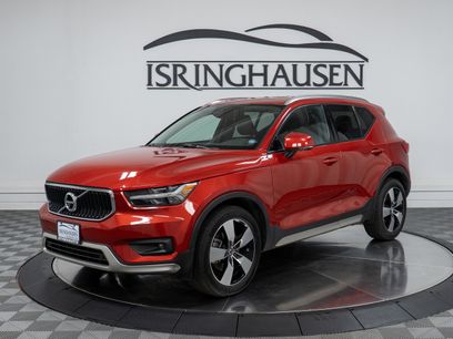 Used 2021 Volvo XC40 T5 Momentum