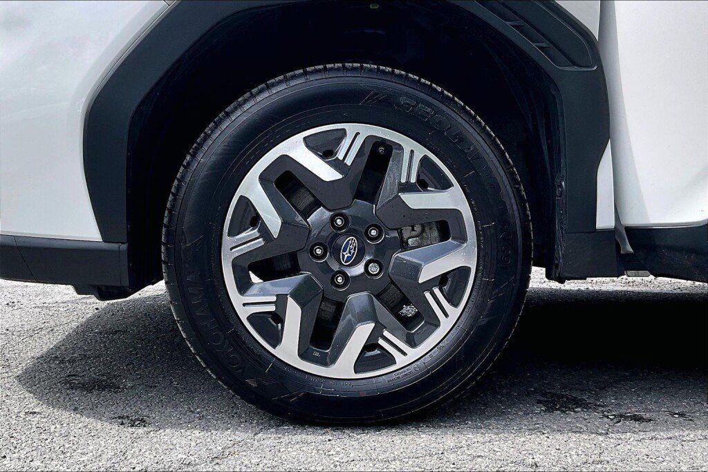 Used 2026 Subaru Forester Premium AWD/4WD image 17