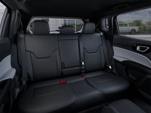 New 2026 Jeep Compass Limited image 15