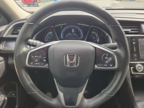 Used 2018 Honda Civic Touring image 16