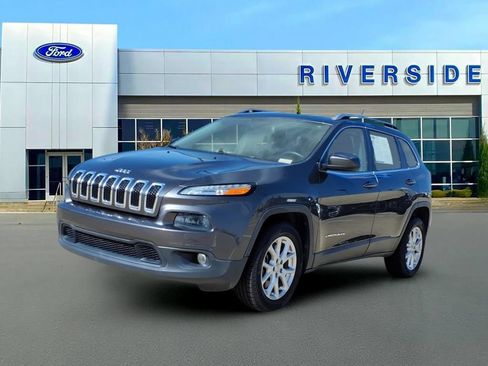 Used 2015 Jeep Cherokee Latitude FWD image 3