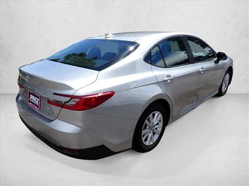 Used 2025 Toyota Camry LE FWD image 4