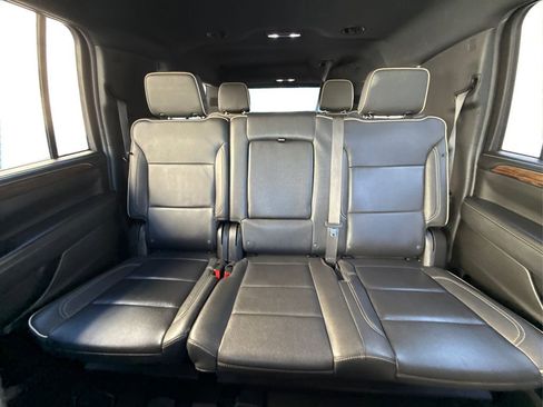 Used 2024 Chevrolet Suburban Premier RWD image 44