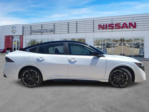 New 2026 Nissan Sentra SR FWD image 4
