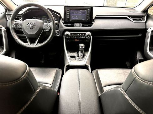 Used 2021 Toyota RAV4 XLE Premium FWD image 28