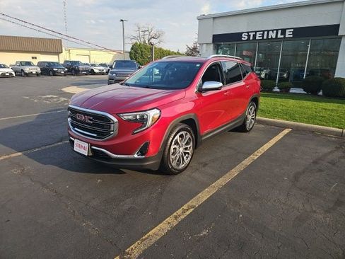Used 2020 GMC Terrain SLT w/ Preferred Package image 3