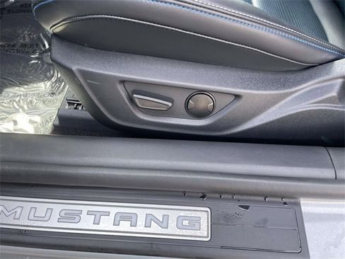 Used 2025 Ford Mustang GT Premium image 13