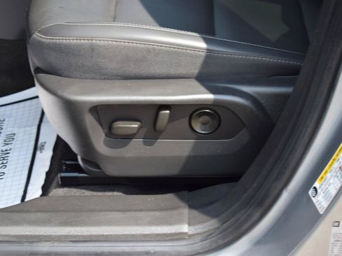 Used 2025 Buick Envision Preferred AWD/4WD image 39