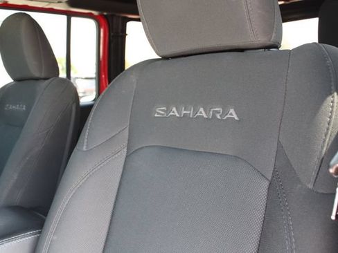 Used 2018 Jeep Wrangler Unlimited Sahara w/ Cold Weather Group AWD/4WD image 3