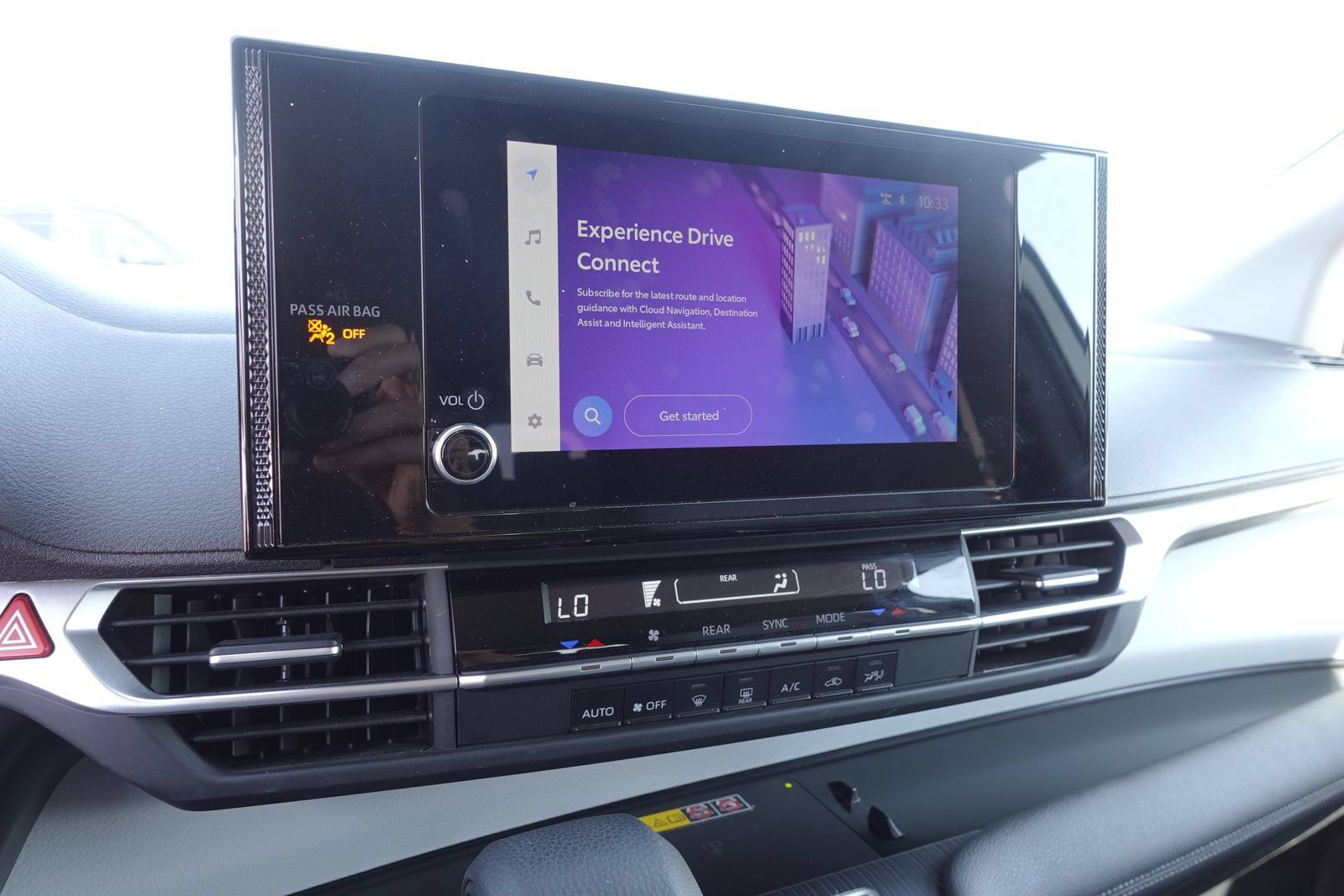 Used 2025 Toyota Sienna LE FWD image 19