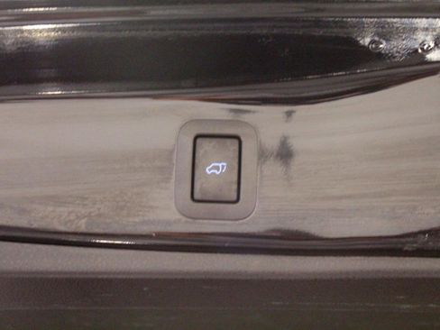 Used 2017 Toyota Highlander Limited Platinum image 32