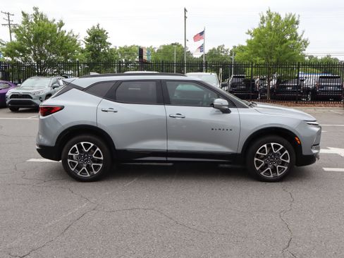 Used 2024 Chevrolet Blazer RS w/ Driver Confidence II Package FWD image 11