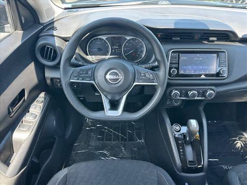 Used 2022 Nissan Kicks S FWD image 13