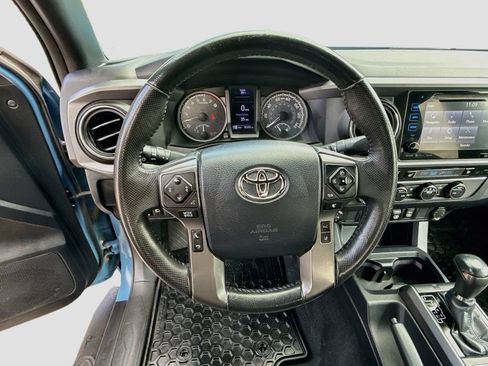 Used 2019 Toyota Tacoma SR5 AWD/4WD image 11