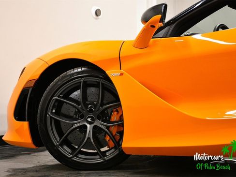 Used 2023 McLaren 720S Spider image 8