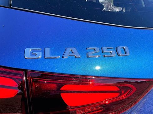 Certified 2025 Mercedes-Benz GLA 250 4MATIC image 31