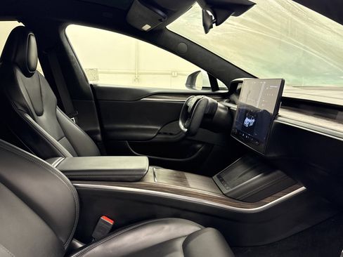 Used 2022 Tesla Model S Base image 40