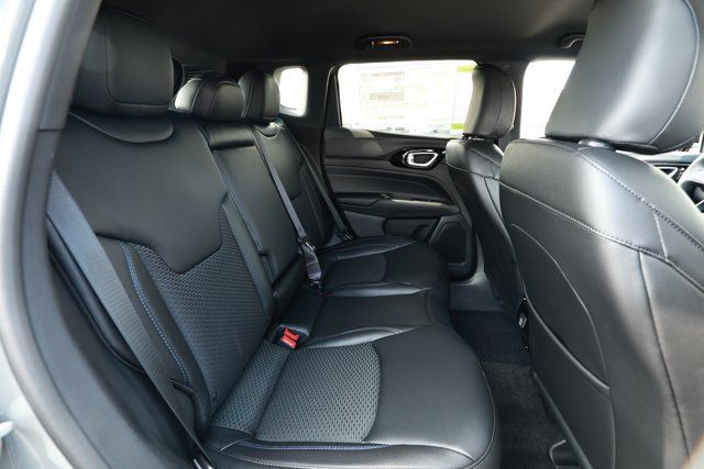 New 2026 Jeep Compass Latitude AWD/4WD image 28
