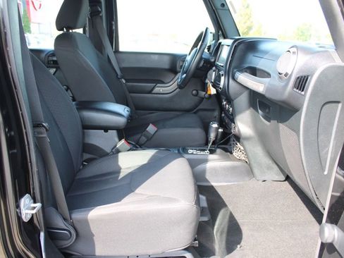 Used 2016 Jeep Wrangler Unlimited Sport w/ Max Tow Package image 18