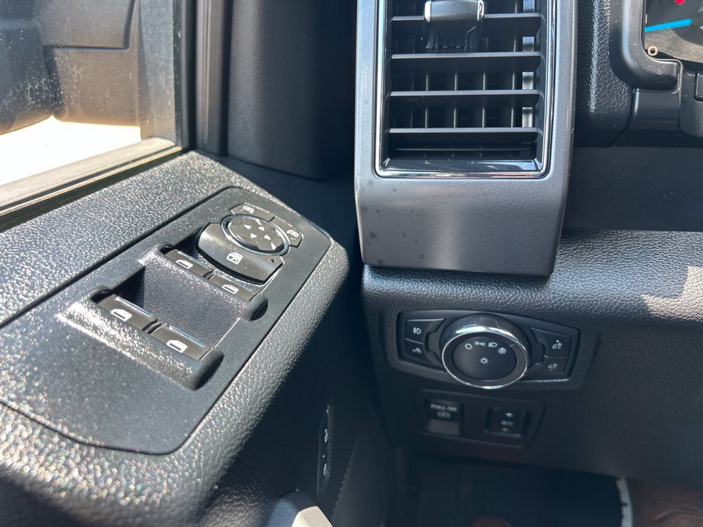Used 2017 Ford F150 XLT w/ Equipment Group 302A Luxury AWD/4WD image 22
