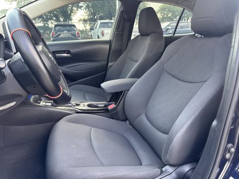 Used 2020 Toyota Corolla LE FWD image 6