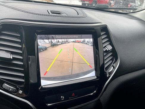 Used 2020 Jeep Cherokee Limited image 21