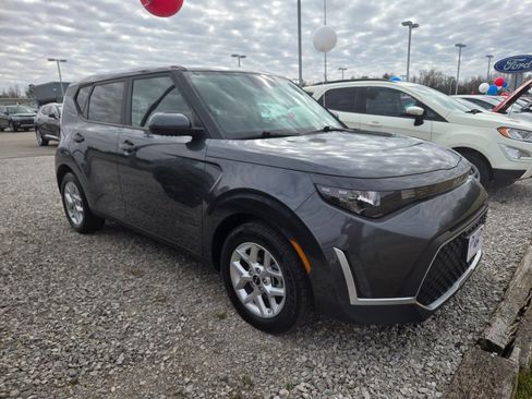 Used 2024 Kia Soul LX w/ Option Group 015 image 2