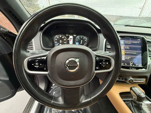 Used 2018 Volvo XC90 T6 Momentum w/ Convenience Package AWD/4WD image 21