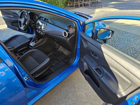 Used 2023 Nissan Versa SV image 18