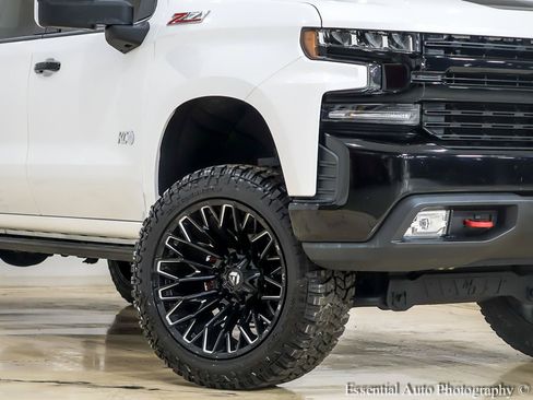 Used 2019 Chevrolet Silverado 1500 LT Trail Boss AWD/4WD image 3