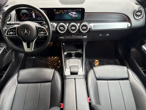 Used 2021 Mercedes-Benz GLB 250 4MATIC image 17