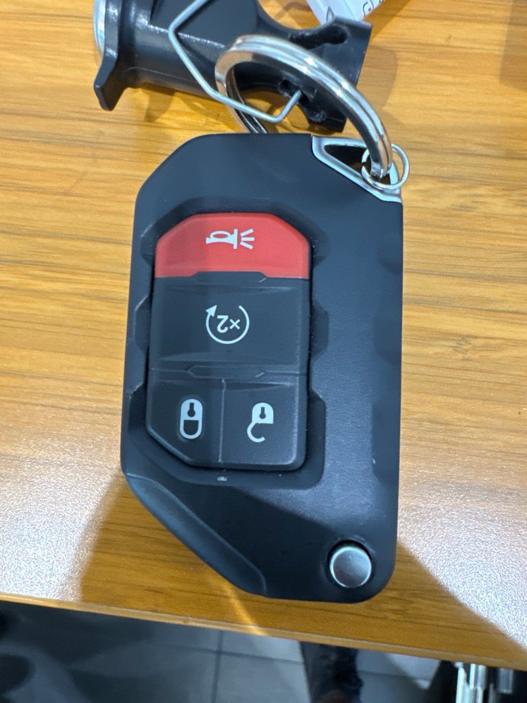 Used 2025 Jeep Gladiator Rubicon w/ Convenience Group AWD/4WD image 48