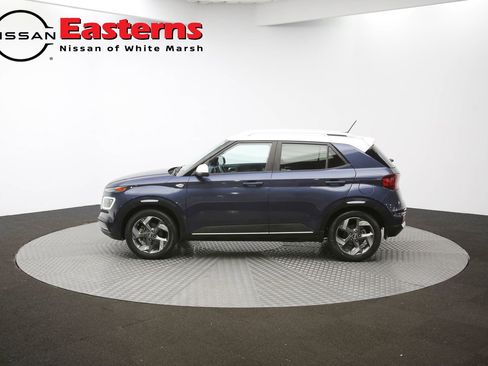 Used 2023 Hyundai Venue Limited image 97