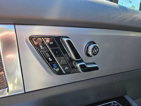 New 2027 Cadillac Vistiq Sport AWD/4WD image 9